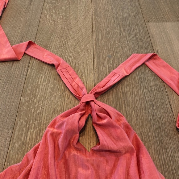 Peach satin dress from Le Château - Picture 4 of 5